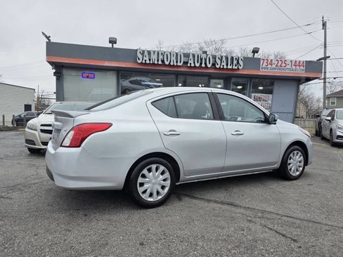 Used 2018 Nissan Versa SV image 10