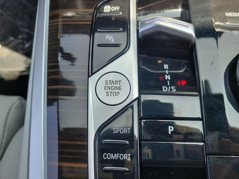 Used 2026 BMW X5 sDrive40i w/ M Sport Package RWD image 32