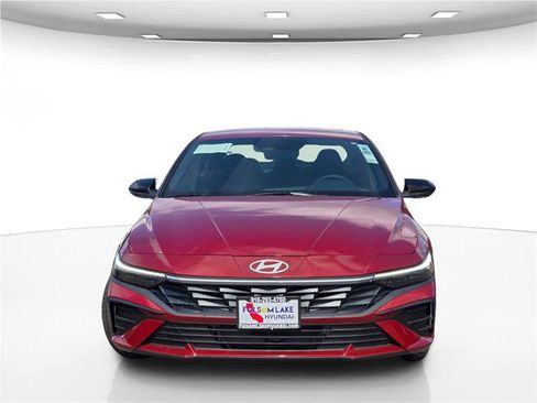 New 2025 Hyundai Elantra SEL image 2