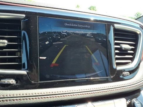Used 2019 Chrysler Pacifica Limited FWD image 50