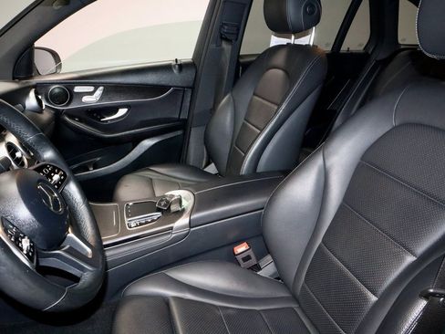 Used 2020 Mercedes-Benz GLC 300 4MATIC image 24