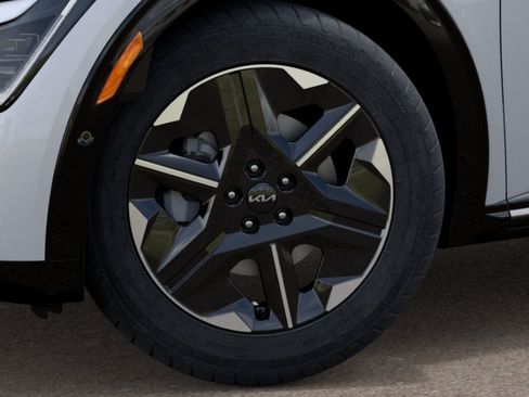 New 2026 Kia EV6 Wind RWD image 9