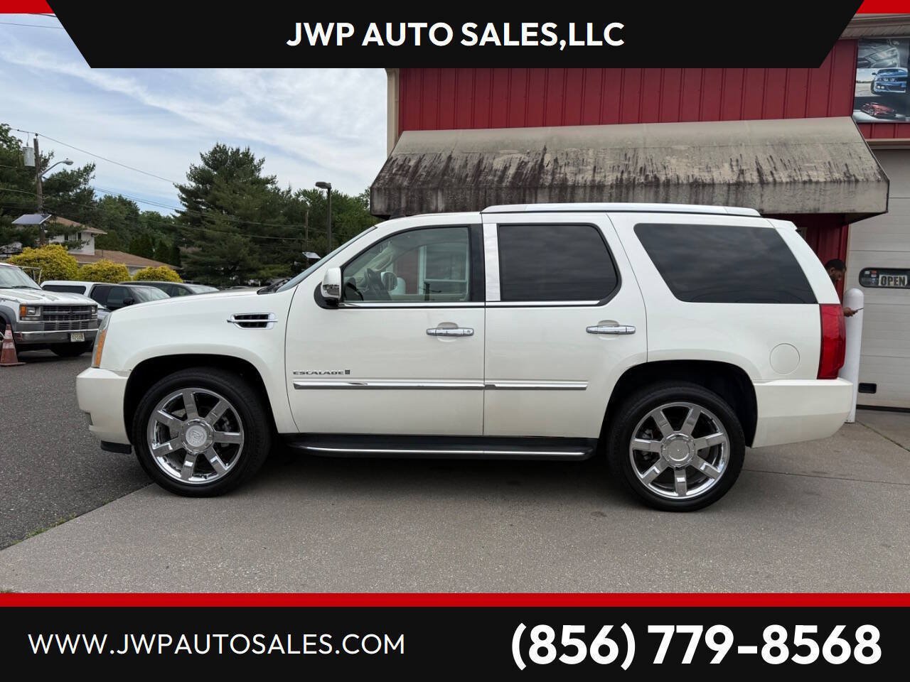 Used 2008 Cadillac Escalade AWD image 1