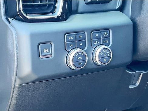 Used 2024 GMC Sierra 2500 Denali Ultimate image 10