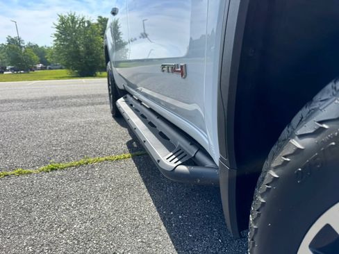 Used 2020 GMC Sierra 1500 AT4 w/ AT4 Premium Package AWD/4WD image 18