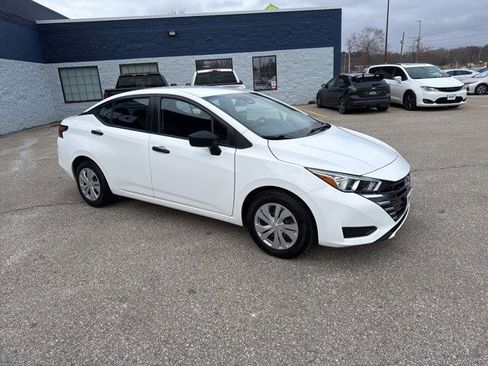 Used 2023 Nissan Versa S image 7