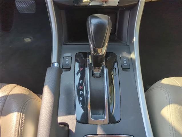 Used 2015 Honda Accord EX-L image 16