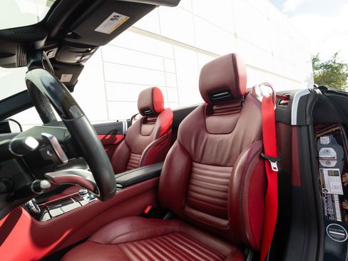 Used 2019 Mercedes-Benz SL 550 image 51