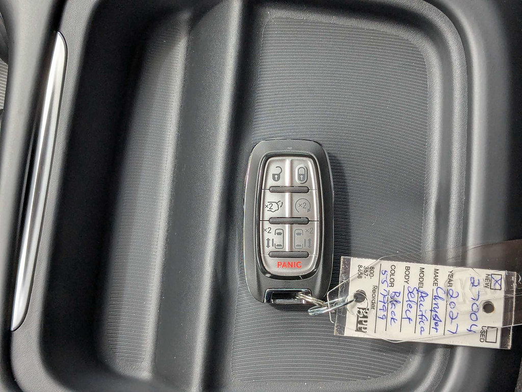 New 2027 Chrysler Pacifica Select FWD image 32