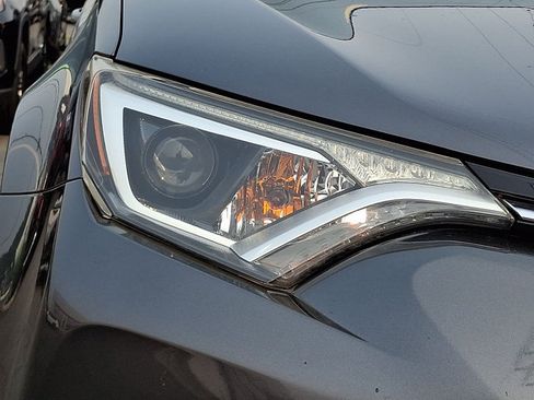 Used 2016 Toyota RAV4 LE FWD image 29