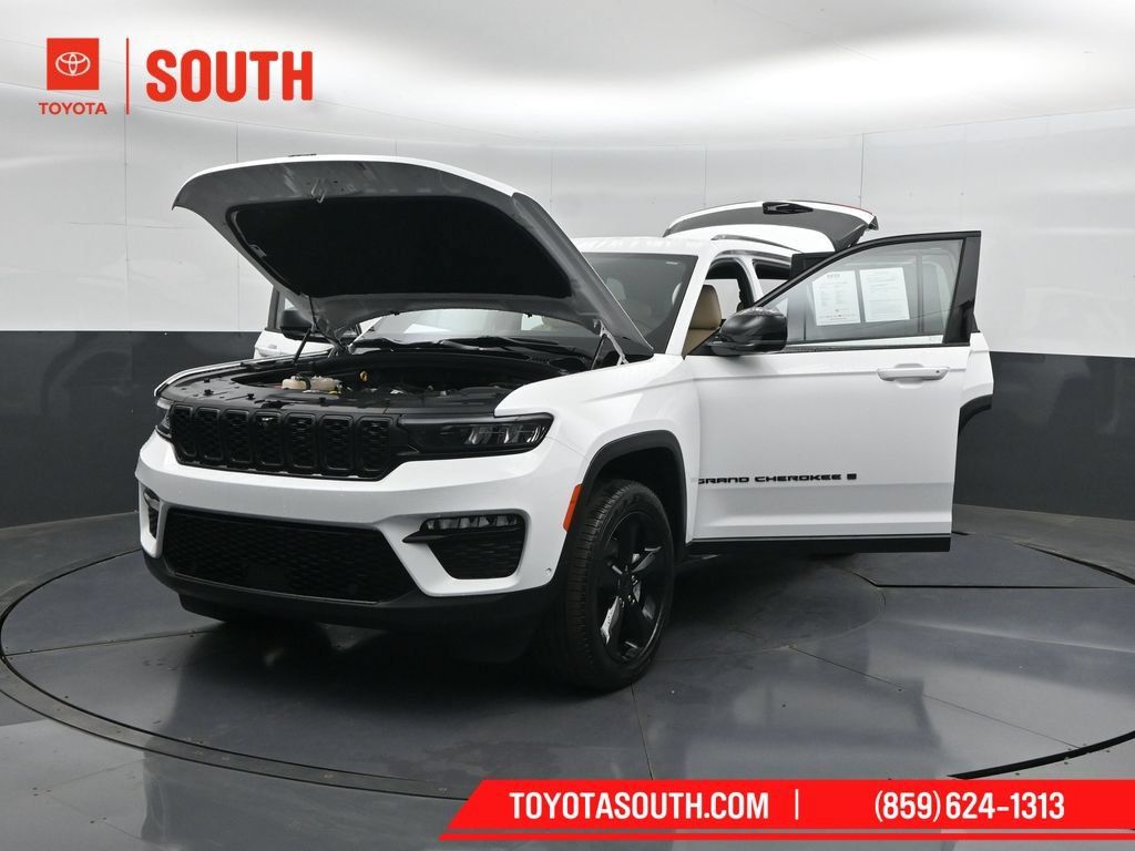 Used 2023 Jeep Grand Cherokee Limited w/ Luxury Tech Group II AWD/4WD image 63
