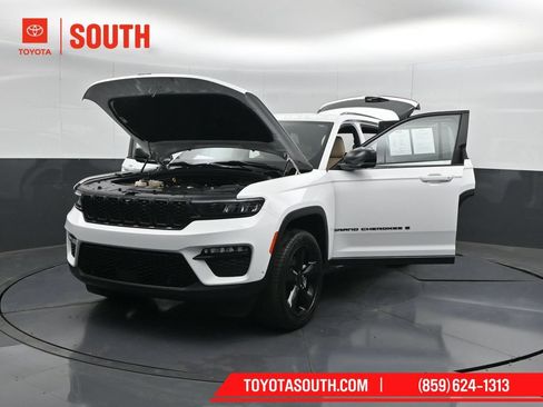 Used 2023 Jeep Grand Cherokee Limited w/ Luxury Tech Group II AWD/4WD image 63