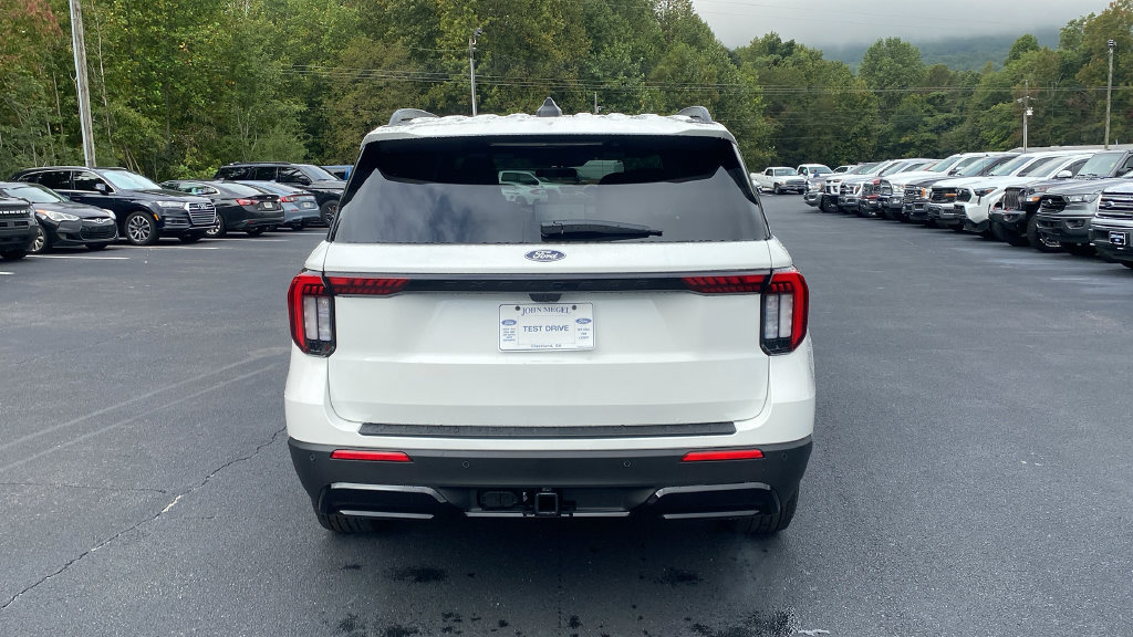 New 2027 Ford Explorer ST-Line AWD/4WD image 6