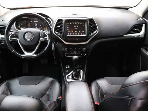 Used 2016 Jeep Cherokee Trailhawk w/ Cold Weather Group AWD/4WD image 12