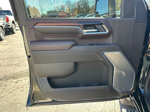 Used 2024 GMC Sierra 2500 Denali w/ Denali Reserve Package image 11