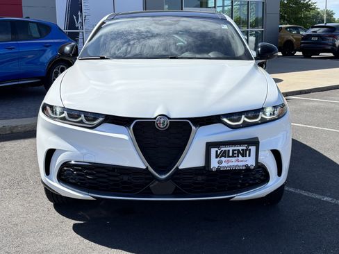 Used 2024 Alfa Romeo Tonale Ti w/ Premium Interior Package AWD/4WD image 4