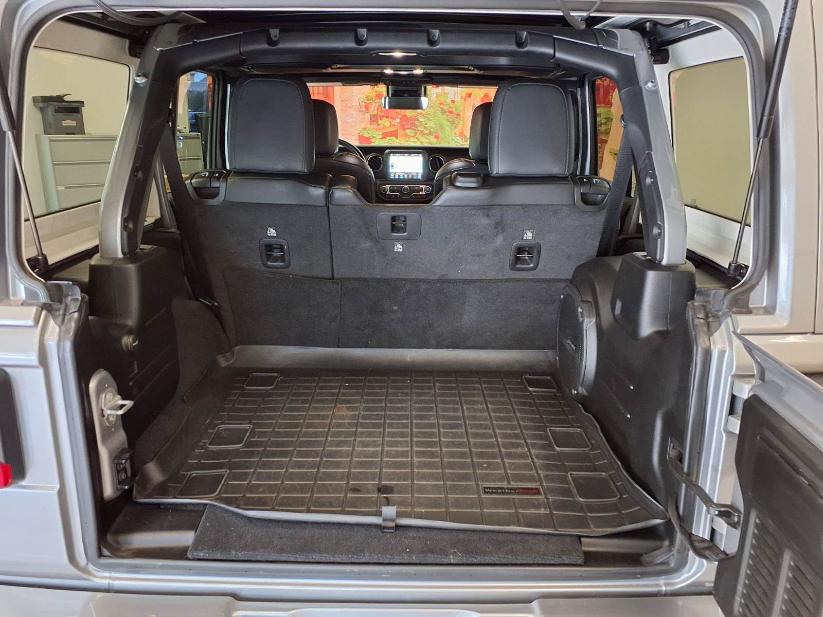 Used 2021 Jeep Wrangler Unlimited Sahara AWD/4WD image 17