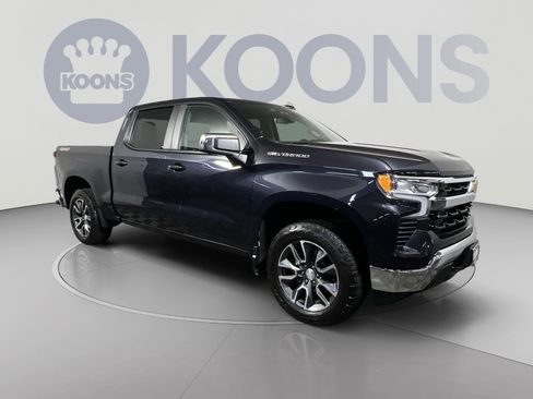 Used 2022 Chevrolet Silverado 1500 LT AWD/4WD image 2