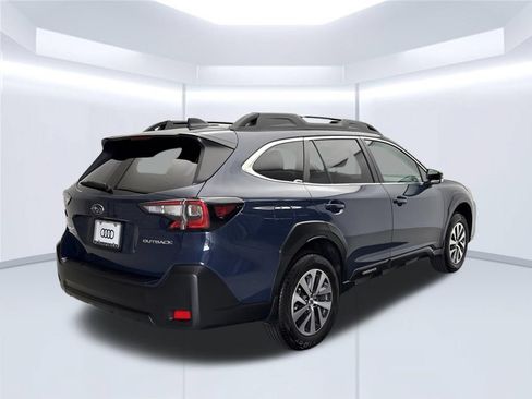 Used 2025 Subaru Outback Premium AWD/4WD image 8