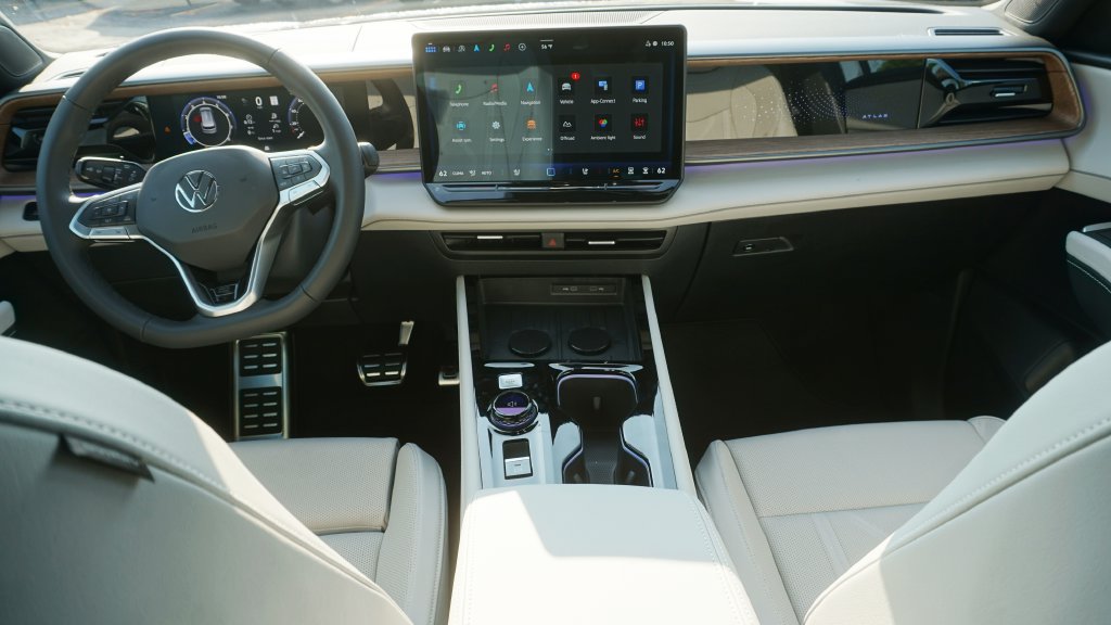 New 2027 Volkswagen Atlas SEL R-Line AWD/4WD image 16