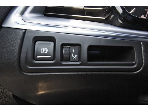 Used 2025 Cadillac XT5 Luxury FWD image 19