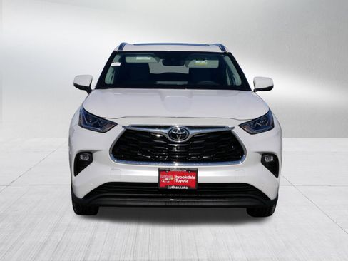 Certified 2025 Toyota Highlander Limited image 2