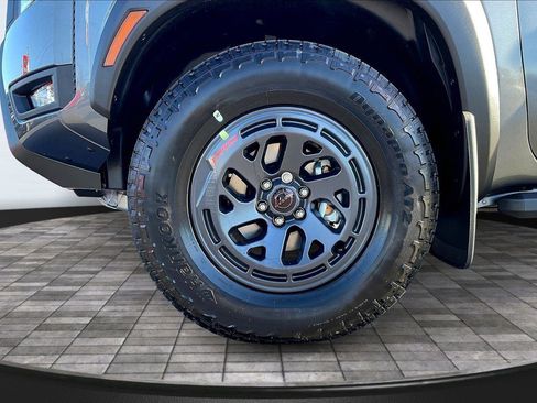 New 2026 Nissan Frontier PRO-4X w/ Tow Package AWD/4WD image 12