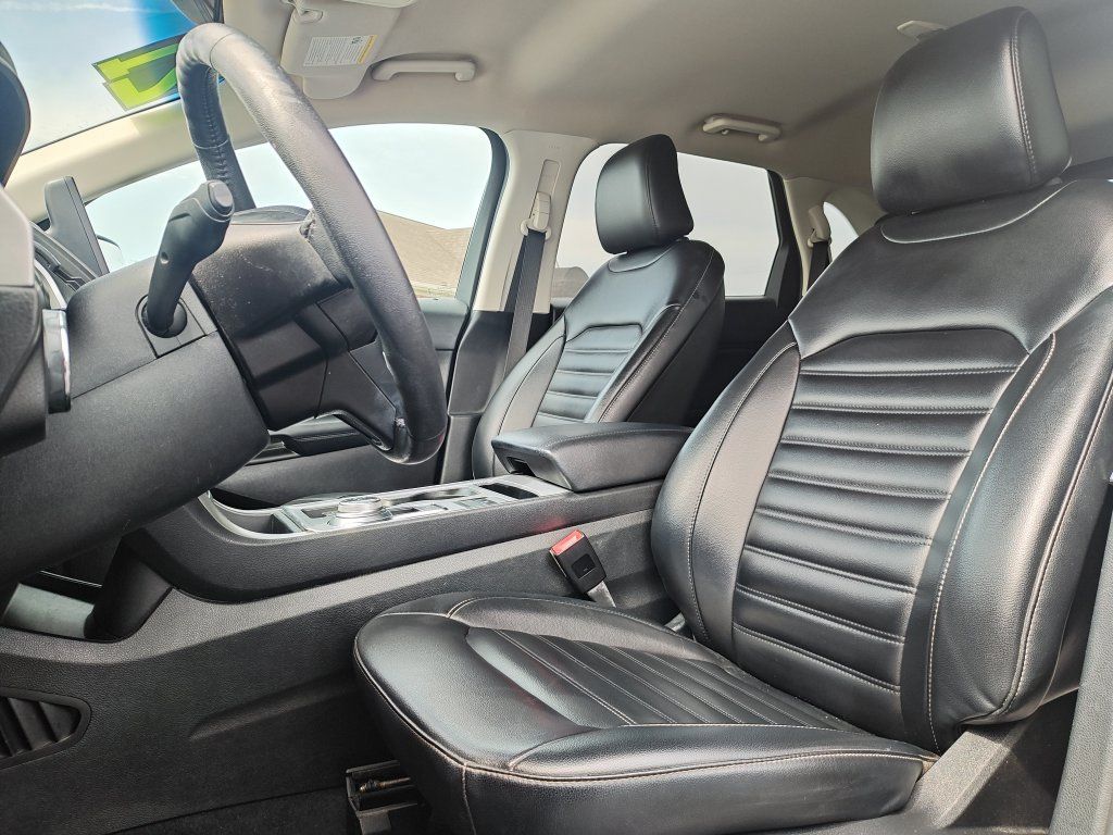 Used 2021 Ford Edge SEL AWD/4WD image 13