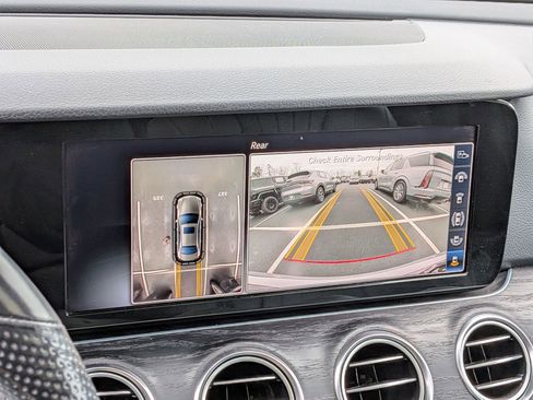 Used 2018 Mercedes-Benz E 300 4MATIC image 26