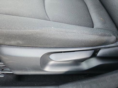 Used 2021 Toyota Corolla LE image 15