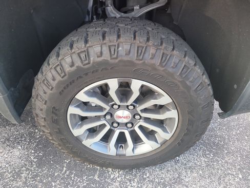 Used 2021 GMC Sierra 1500 AT4 w/ AT4 Preferred Package AWD/4WD image 16