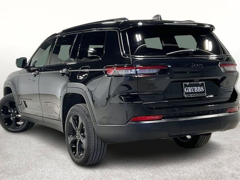 Used 2025 Jeep Grand Cherokee L Limited w/ Black Appearance Package image 15