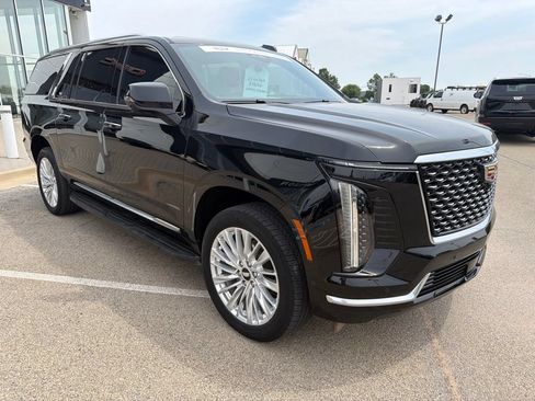 Used 2025 Cadillac Escalade ESV Premium Luxury w/ LPO, Floor Liner Package AWD/4WD image 7