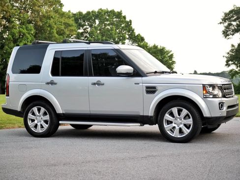 Used 2016 Land Rover LR4 HSE Silver Edition AWD/4WD image 3