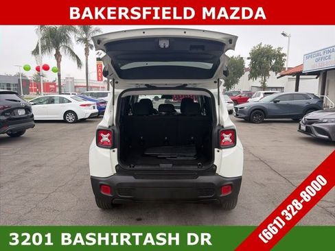 Used 2022 Jeep Renegade Latitude image 11