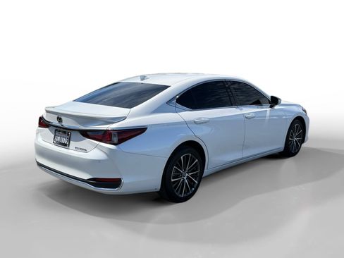 Used 2025 Lexus ES 300h w/ Premium Package FWD image 5