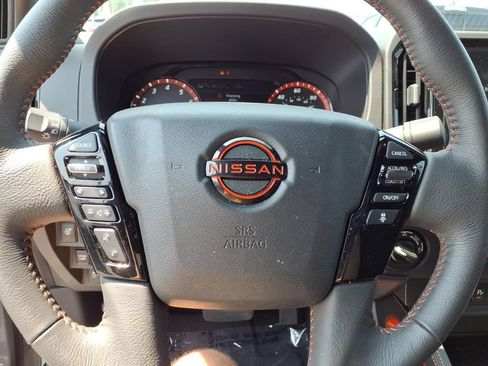 Used 2025 Nissan Frontier PRO-4X AWD/4WD image 11