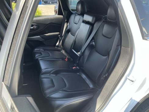 Used 2021 Jeep Cherokee Latitude Lux w/ Sun & Sound Group image 23