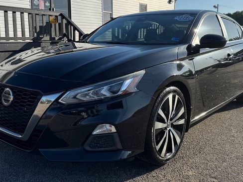 Used 2020 Nissan Altima 2.5 SR FWD image 1