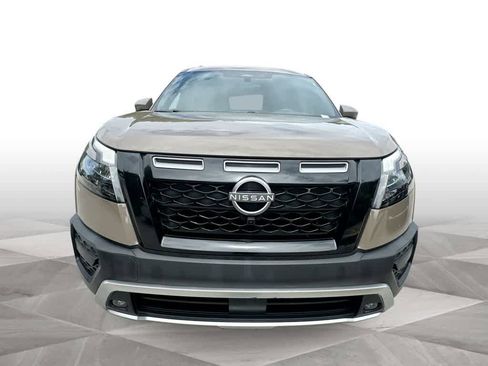 Used 2023 Nissan Pathfinder SV AWD/4WD image 3