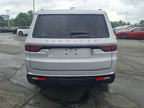 Used 2022 Jeep Wagoneer Series II AWD/4WD image 5