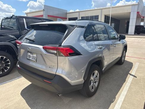 Used 2025 Toyota RAV4 LE AWD/4WD image 2