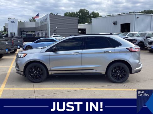 Used 2022 Ford Edge SE w/ Black Appearance Package AWD/4WD image 2
