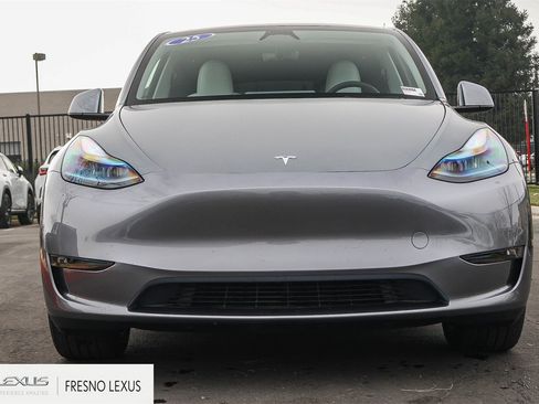 Used 2025 Tesla Model Y Long Range image 2
