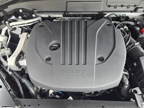 Used 2026 Volvo XC60 B5 Core AWD/4WD image 31