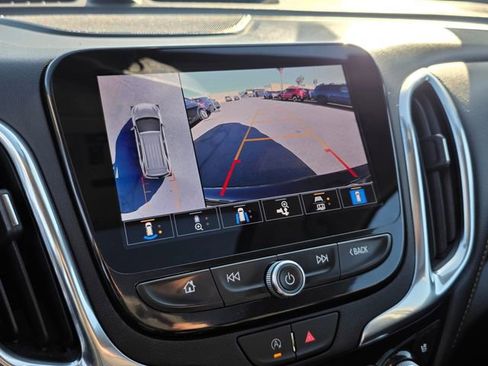 Used 2023 Chevrolet Equinox Premier AWD/4WD image 32