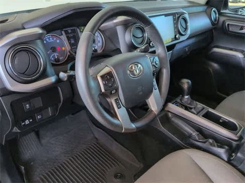 Used 2020 Toyota Tacoma SR5 image 10