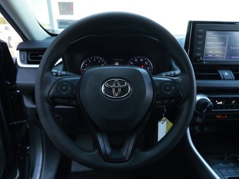 Used 2021 Toyota RAV4 LE image 11
