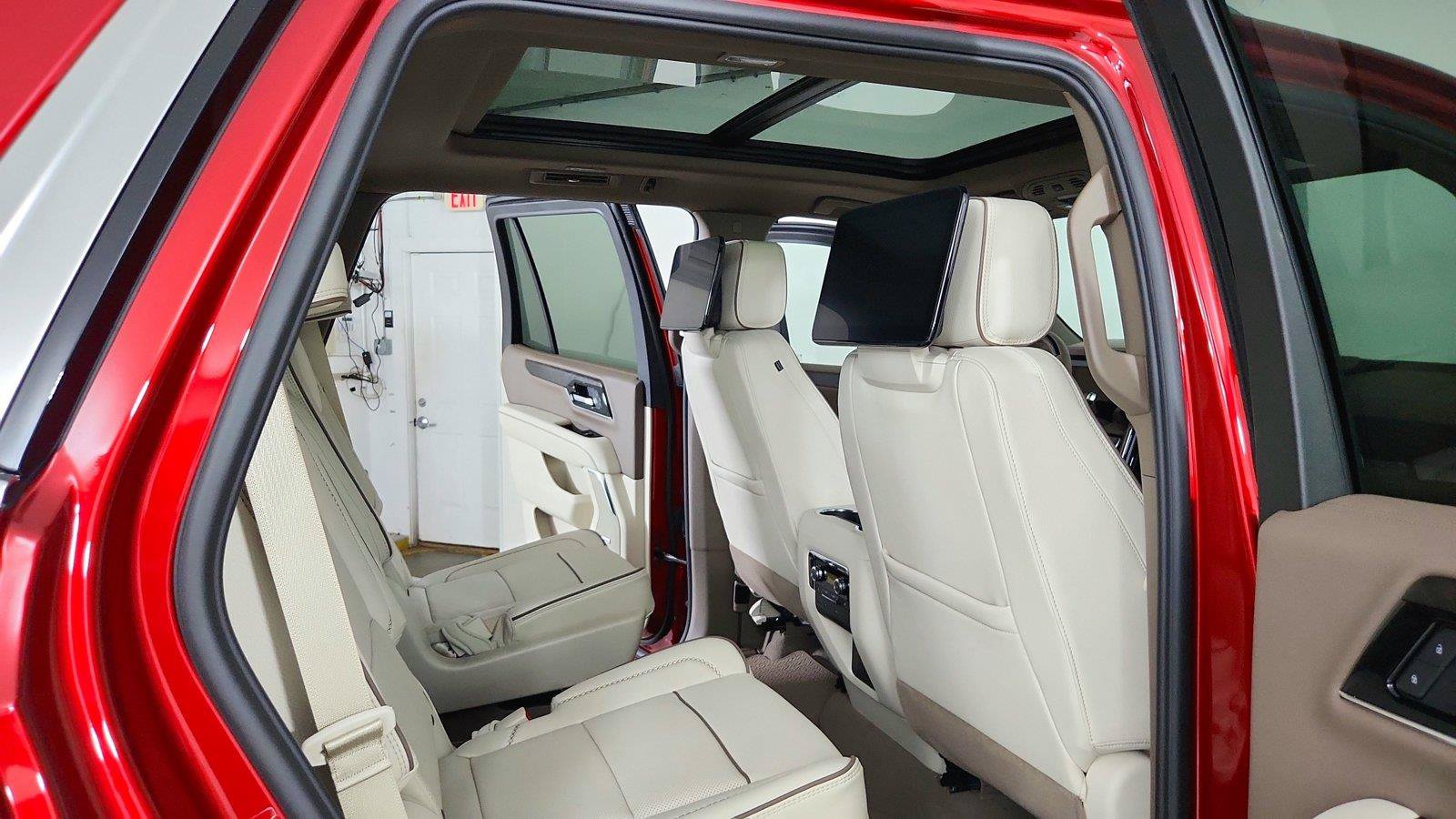 New 2026 GMC Yukon Denali w/ Denali Reserve Package AWD/4WD image 32