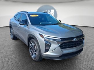 Used 2025 Chevrolet Trax RS w/ Driver Confidence Package FWD video 1